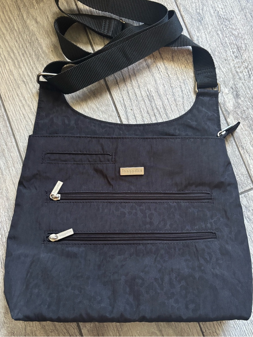 Baggallini Black Leopard Nylon Crossbody Messenger Bag with Silver Accents